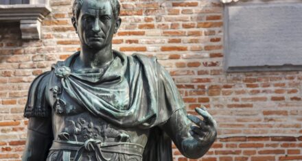 Las Frases De Julio César Que Reflejan La Filosofía Estoica